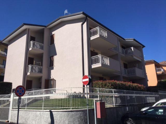 Ferienwohnung Monolocale A Peschiera Del Garda Vista Lago Exterior foto