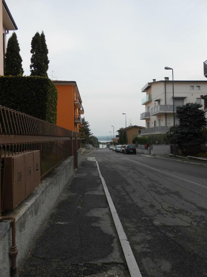 Ferienwohnung Monolocale A Peschiera Del Garda Vista Lago Exterior foto