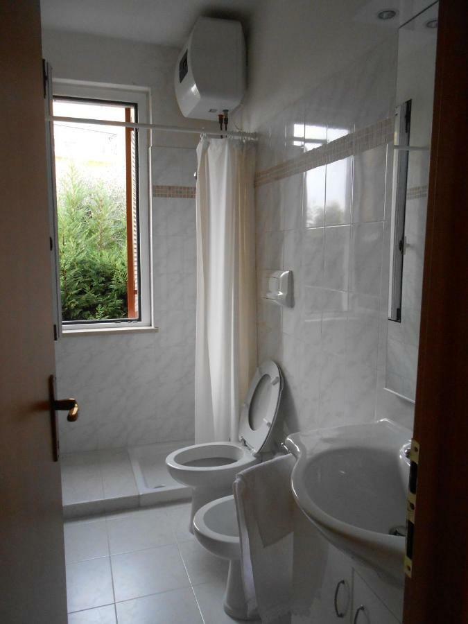 Ferienwohnung Monolocale A Peschiera Del Garda Vista Lago Exterior foto
