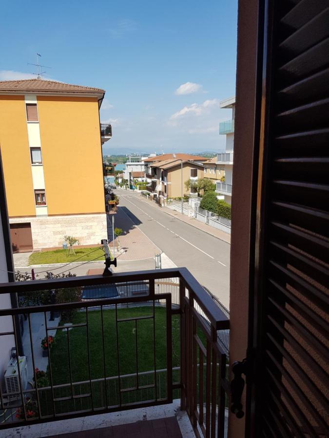 Ferienwohnung Monolocale A Peschiera Del Garda Vista Lago Exterior foto